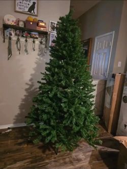 7 Ft Christmas Tree READ INFO 