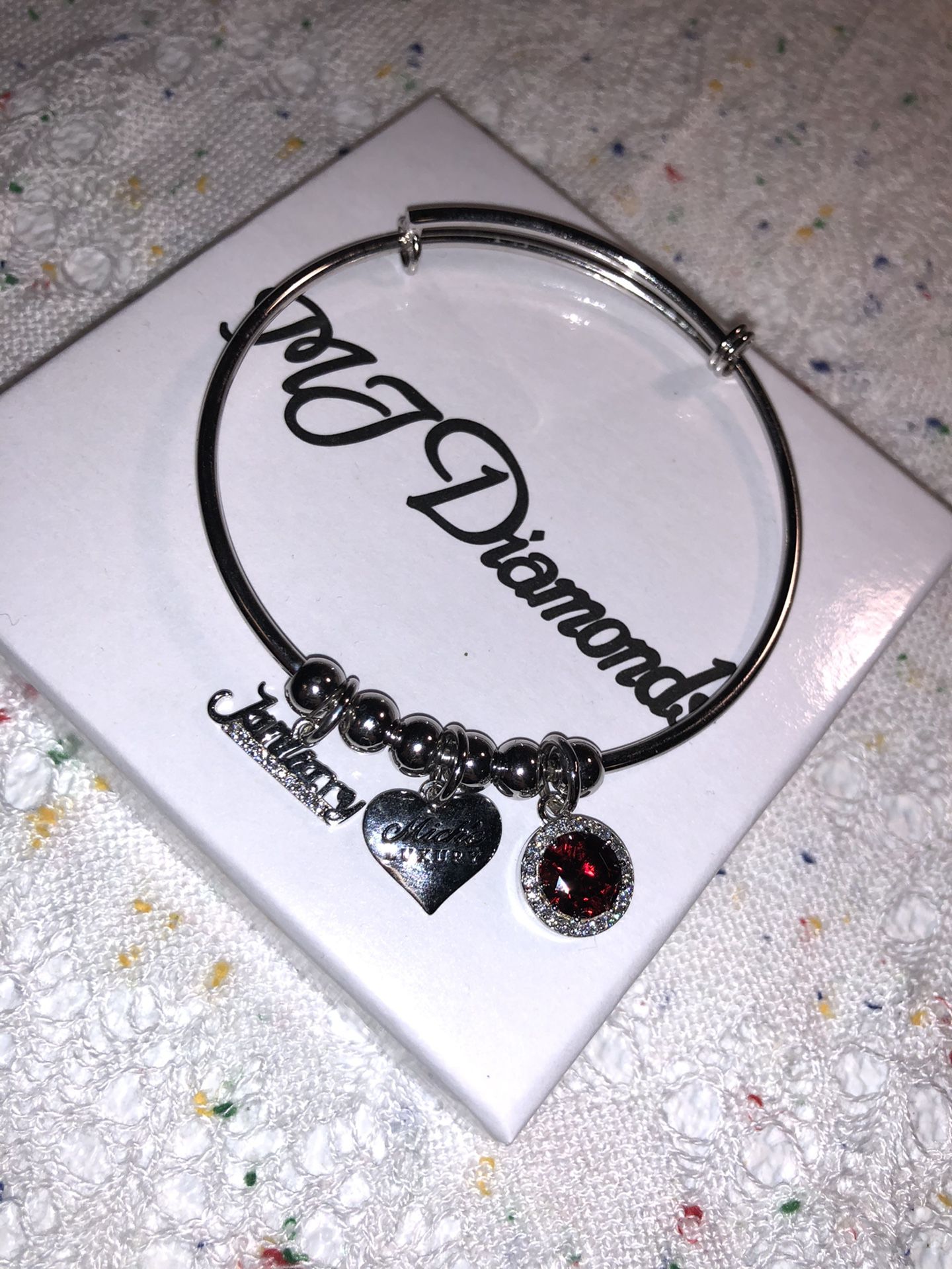 Fashionable Aquarius Birthstone Garnet Bracelet. Gift Included. Zodiac Sign Gift