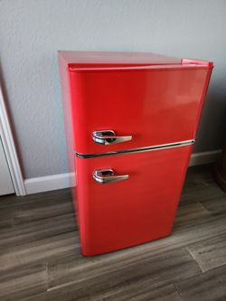 Mini fridge