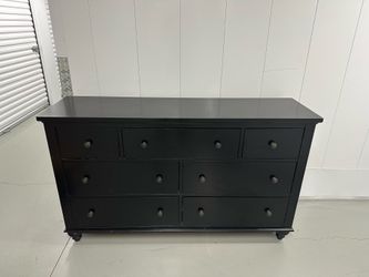 7 Drawer Bedroom Dresser w/ Dovetail Joints - Black