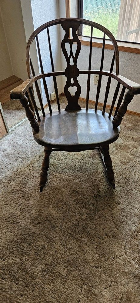 FIDDLEBACK ANTIQUE SMALL ROCKING CHAIR