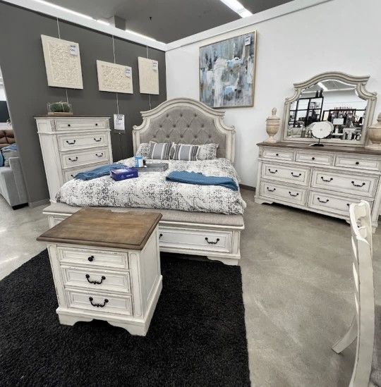 Chipped White Panel Bedroom Set Queen & King Set