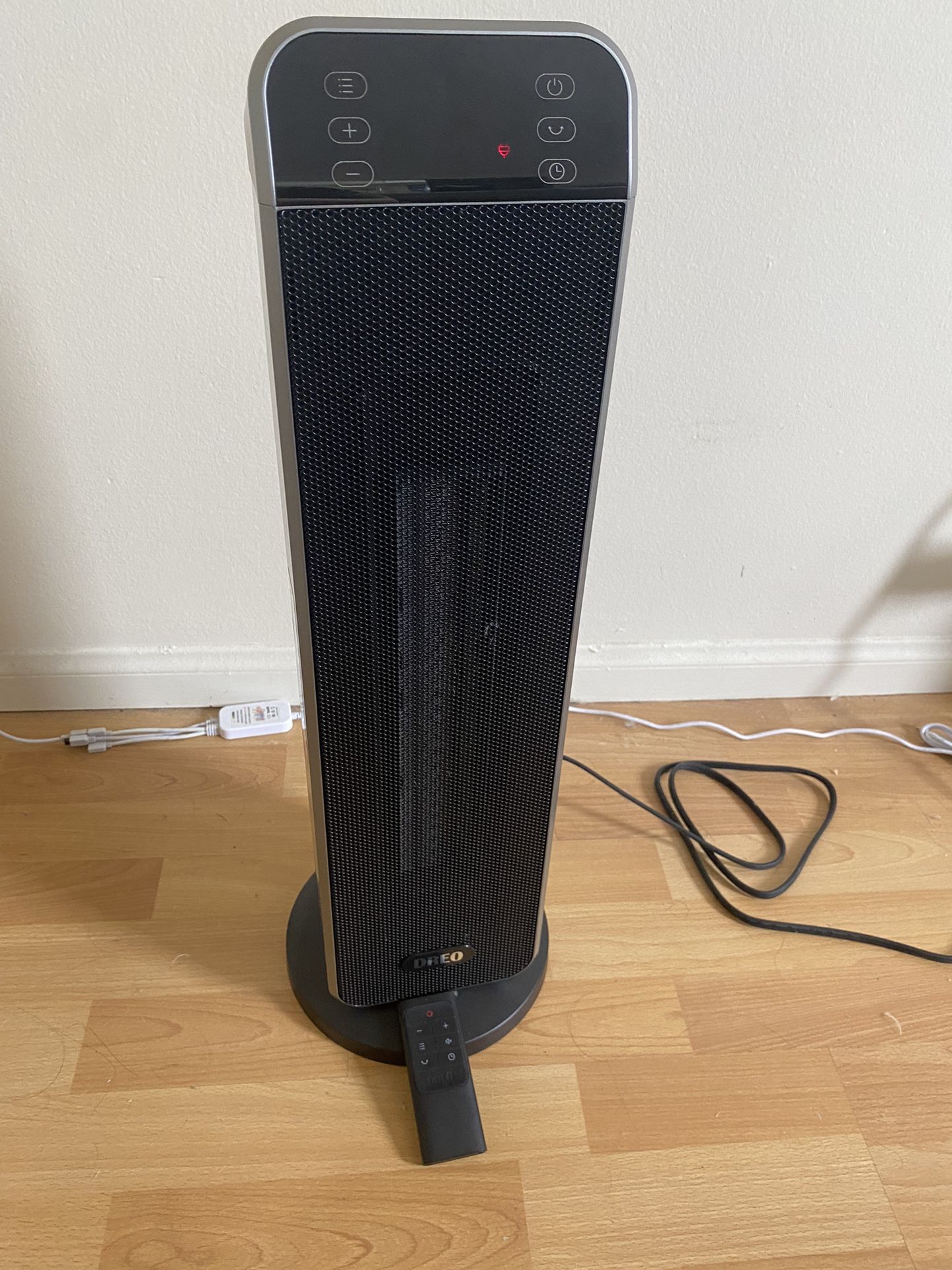DREO Tower Space Heater for Sale in Glendale, CA - OfferUp