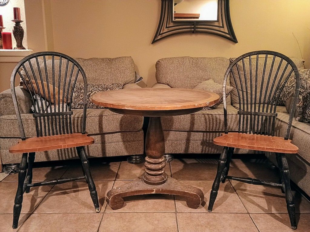 Oak wood "Round table" with 2 (dining chairs) furniture. INFO BELOW 👇