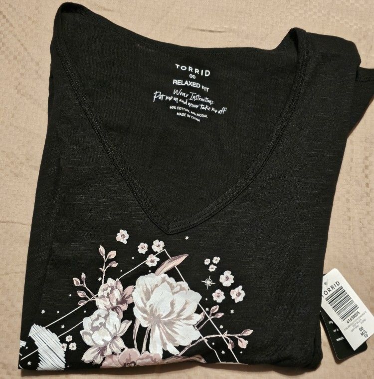 Women's Tee- Torrid Size 00 (10)