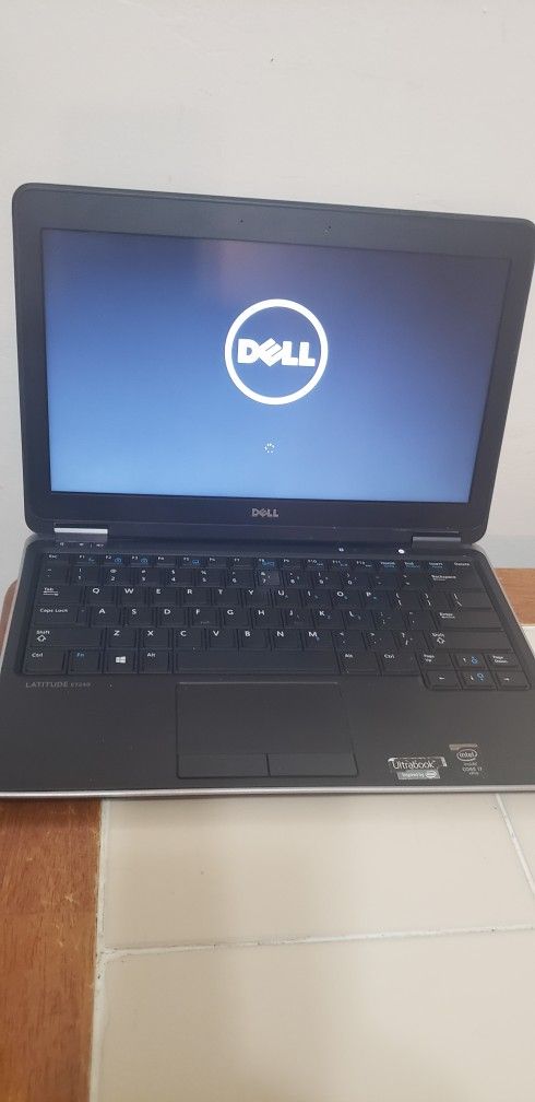 Dell Latitude E7240 Intel 2.70 GHz 256 SSD 8Gig Ram