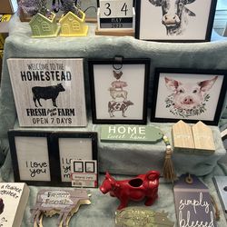 Home decor farmhouse decor pictures, cows, pigs, chickens, kitchen decor. $40 for all