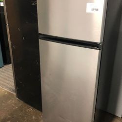 Vissani MDFF7SS 7.1 cu. ft. Top Freezer Refrigerator