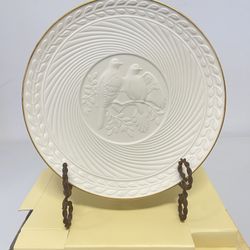 AVON Wedding Anniversary Plate WHITE DOVES Porcelain 14K Gold Trim With box