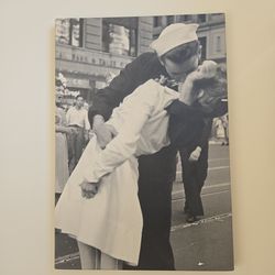 Frameless art decor - V-J Day in Times Square