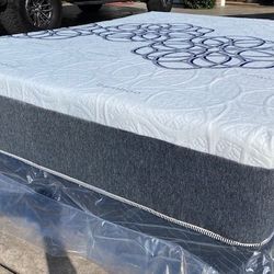 Queen Bamboo Cool Gel Memory Foam!!