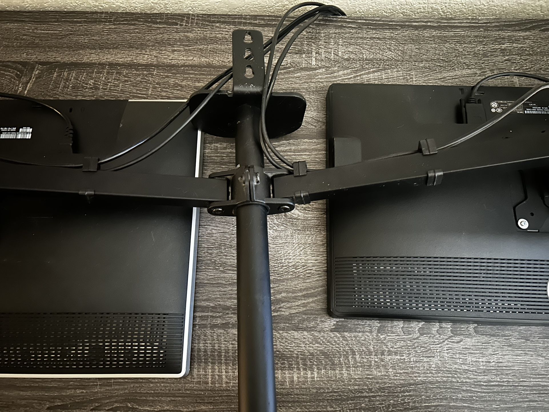 Dual Dell Monitors W/stand