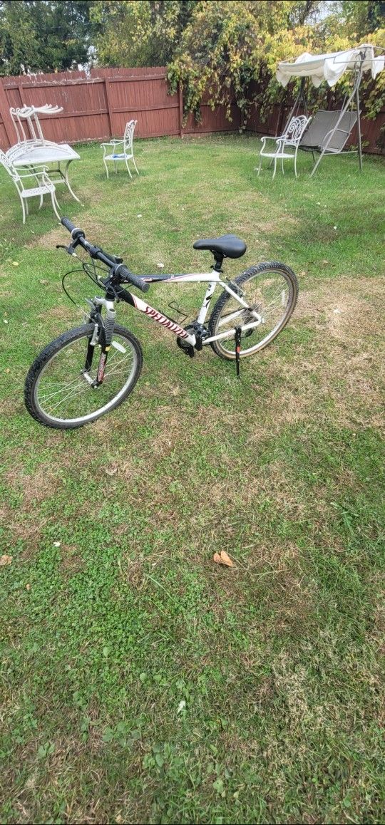 26"Specialized HardRock Bike (Good Condition)