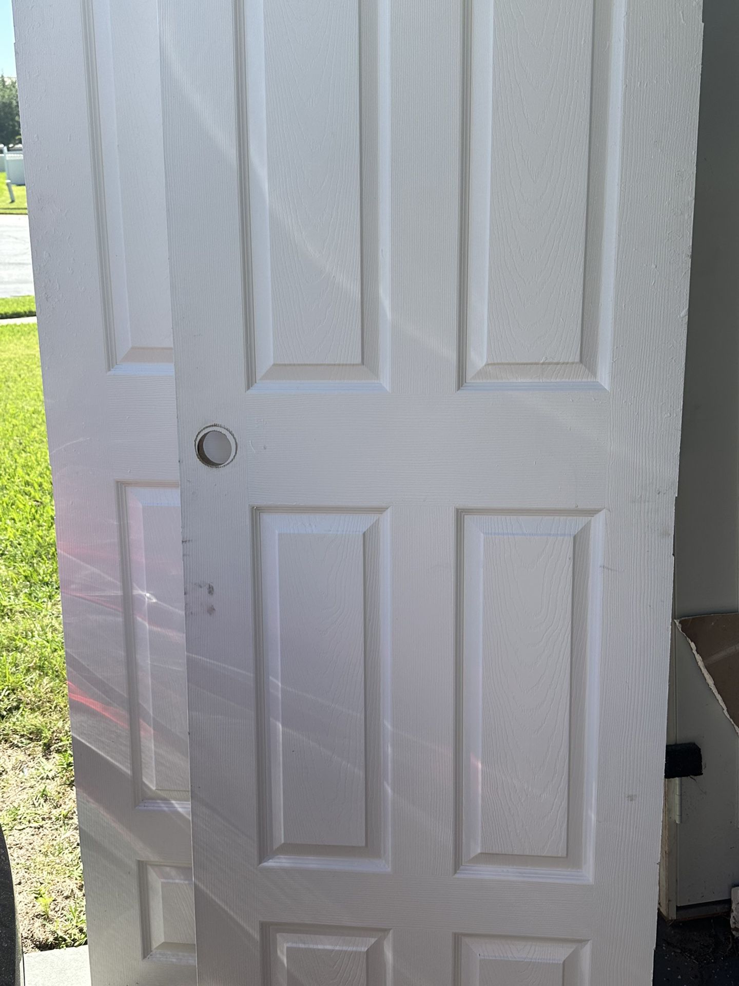 Doors    3 Doors White Never Used Bin Sitting In Garage 