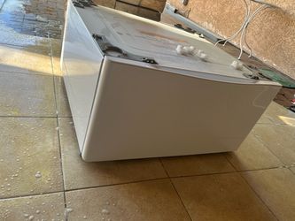 LG dryer pedestal