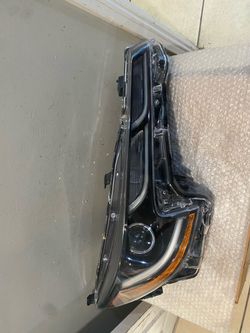 2020-2024 Toyota Corolla SE right headlight