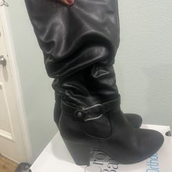Black Women’s Size 8 High Heeled Boots