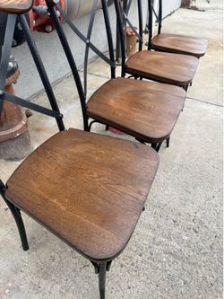 4 Metal chairs good / 4 Sillas de metal