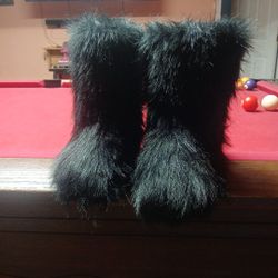Black Fuzzy Boots