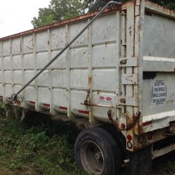 Debris trailer