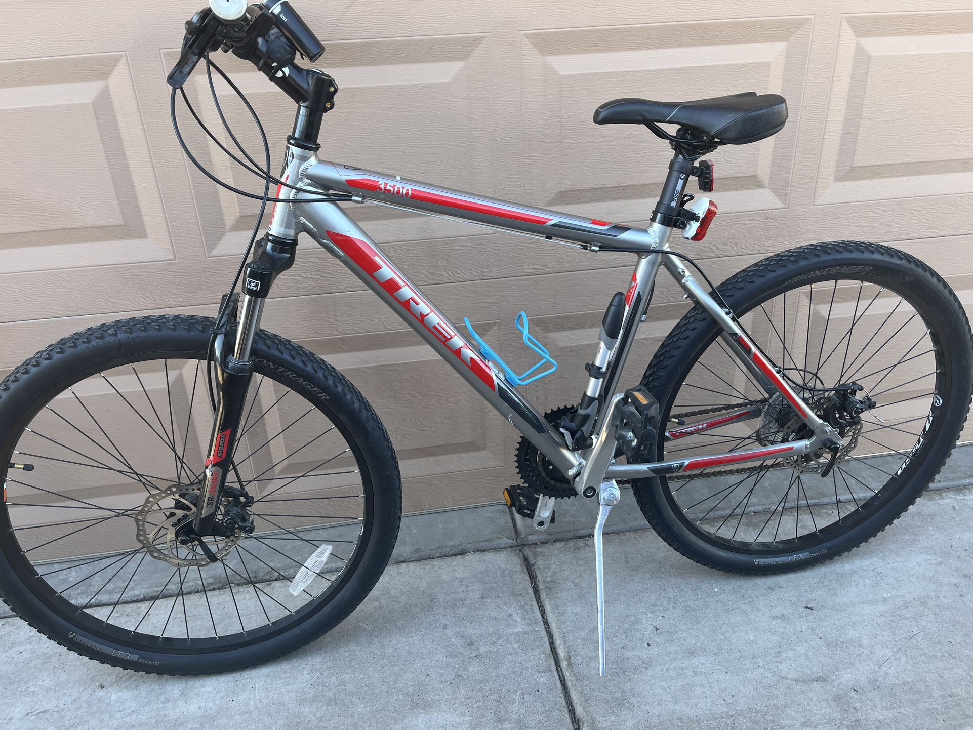 26"x2.0. TREK 3500 MENS MOUNTAIN BIKE. (M).18". LIKE NEW WITH FRESHLY TUNE UP 👌🏼