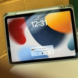 iPad Air  With Case And Pencil 1tb