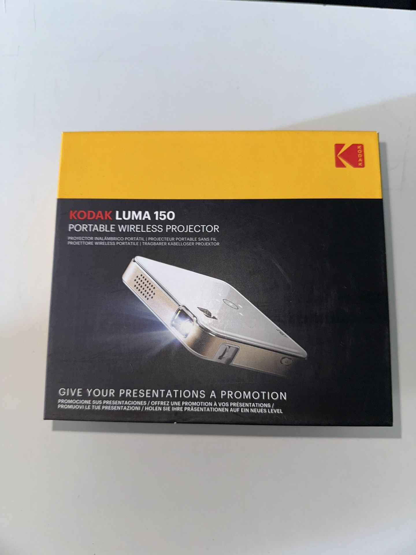 Kodak Luma Portable Projector 
