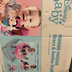 Minnie Mouse Star And Strike Walker BRAND NEW
