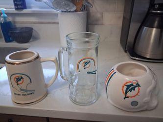 3 old school Miami Dolphins mugs