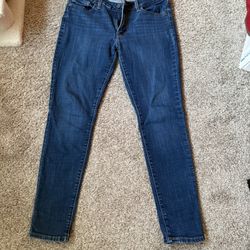 711 SKINNY LEVI JEANS 