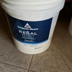 Benjamin Moore Brand New 5 Gallon Eggshell
