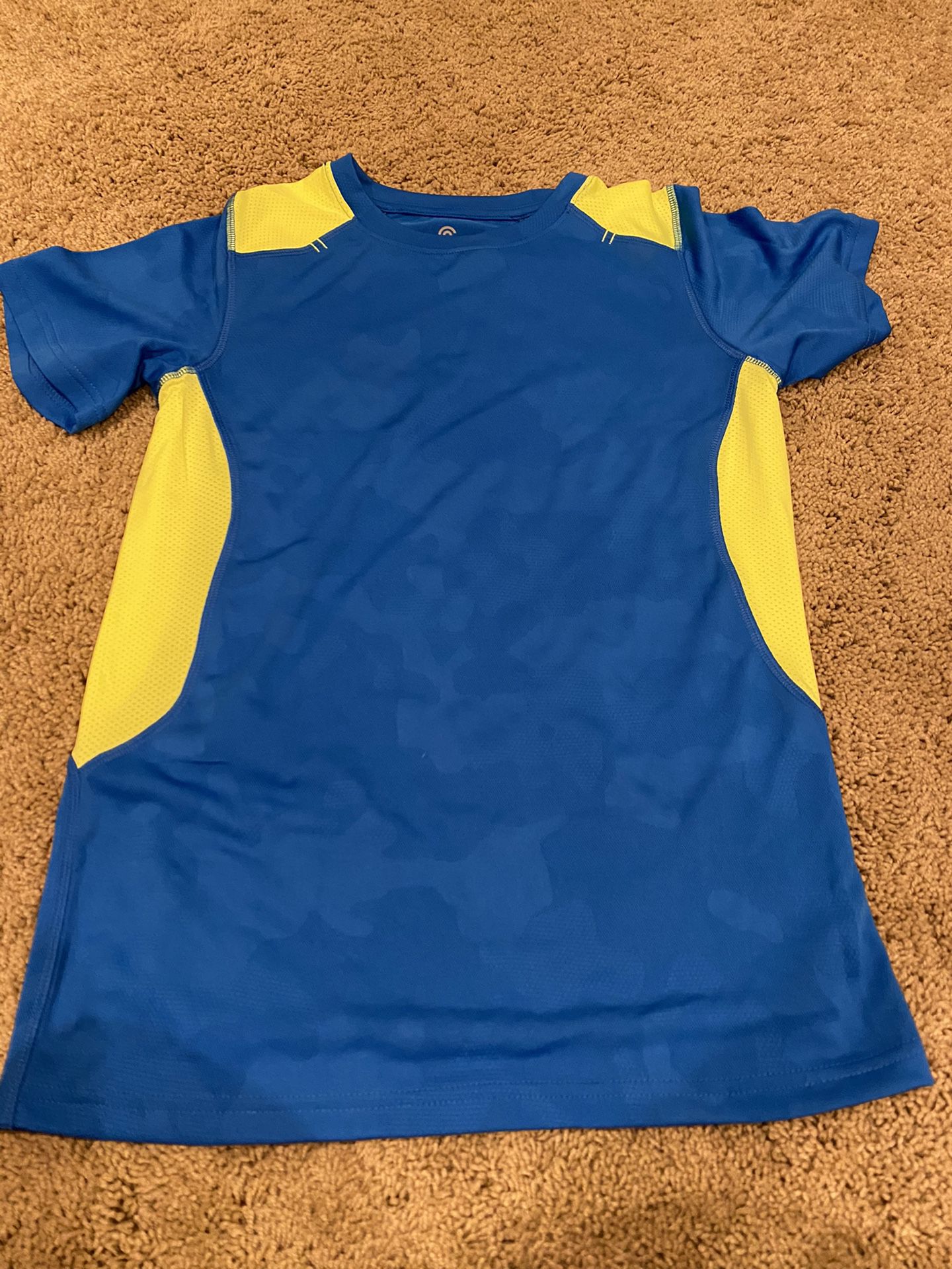 Boys camo blue/neon yellow shirt, size large