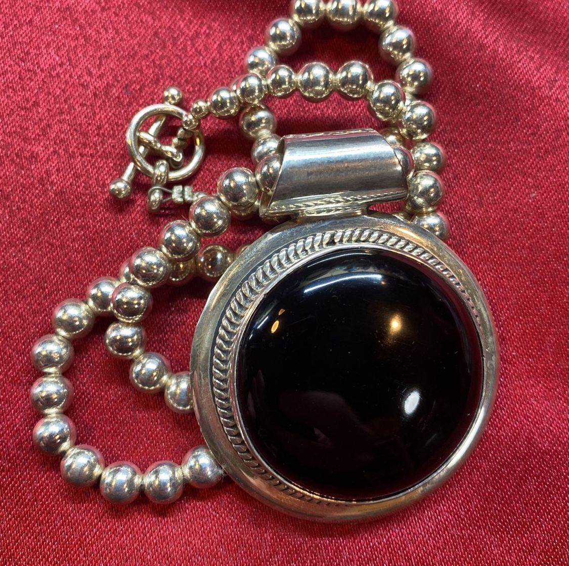 Vintage Beautiful Sterling Silver Ball Necklace & 925 Onyx Pendant