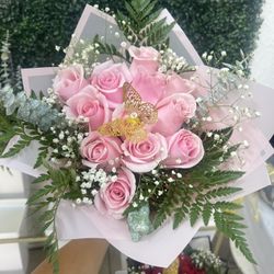 Beautiful Dozen Rose Bouquet 
