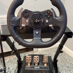 STILL AVAILABLE Logitech G920 Racing Wheel Xbox One + Racing Steering Wheel Stand 