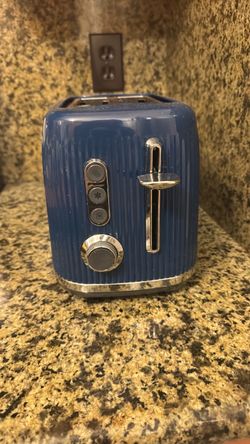 Oster 2-Slice Toaster Blue