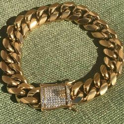 18k Gold Plated Cuban Link Bracelet 