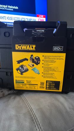 DeWalt 20V Max Green Laser Level Kit