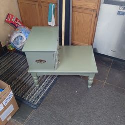 Antique Stand Thumbnail