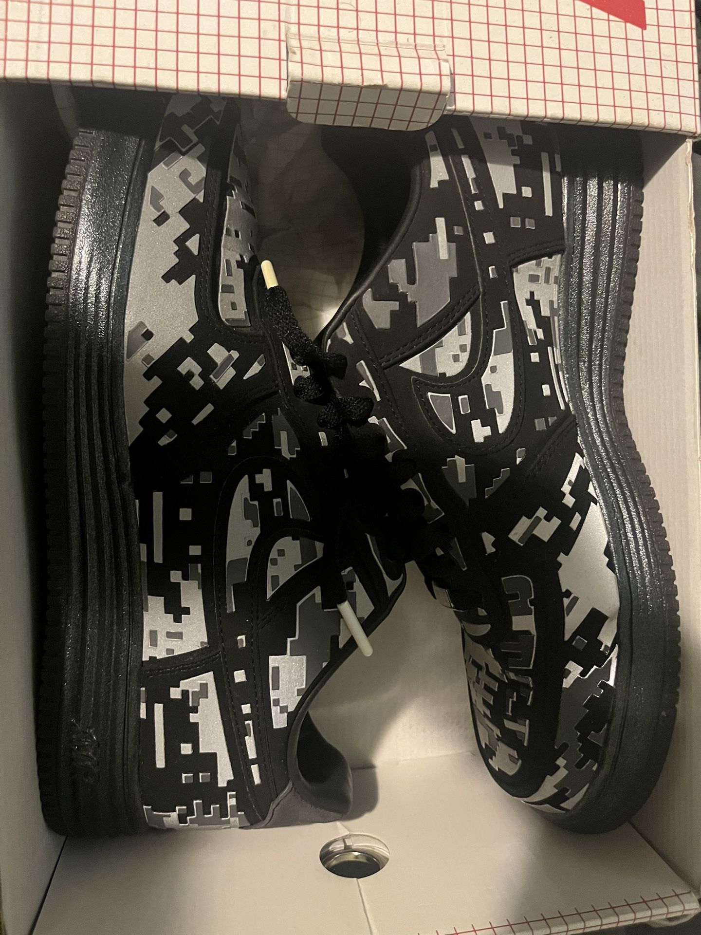 Nike Air Force Luna 1