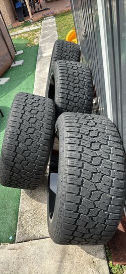 Rines 22x12 con gomas 33x12.50R22