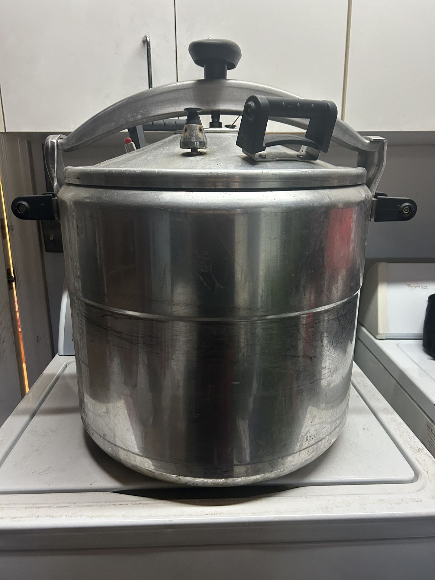 Commercial Kitchen Pressure Cooker