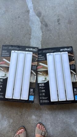 Undercabinet lights