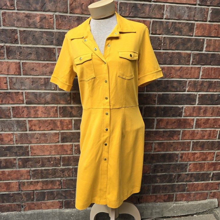New York & Company Shirt Dress Yellow Snap Down Front Short Sleeves Size Medium, there are a couple of spots on dress,
