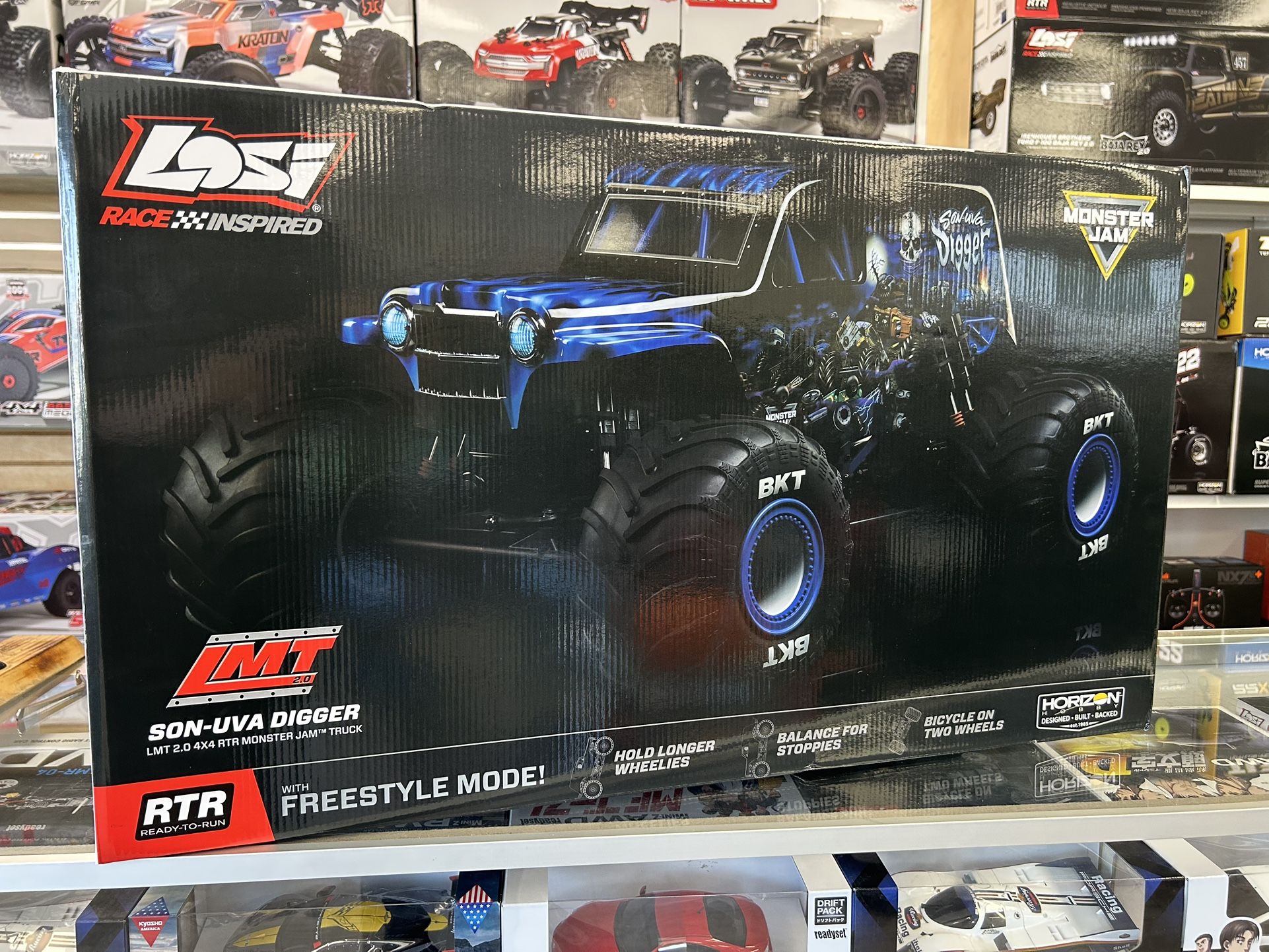 あぼあぼあぼ様売り切り1/8 LOSI LMT Son Uva Digger 1/8 LMT 2.0 Son-Uva Digger 4X4 Solid Axle Brushless Monster Truck