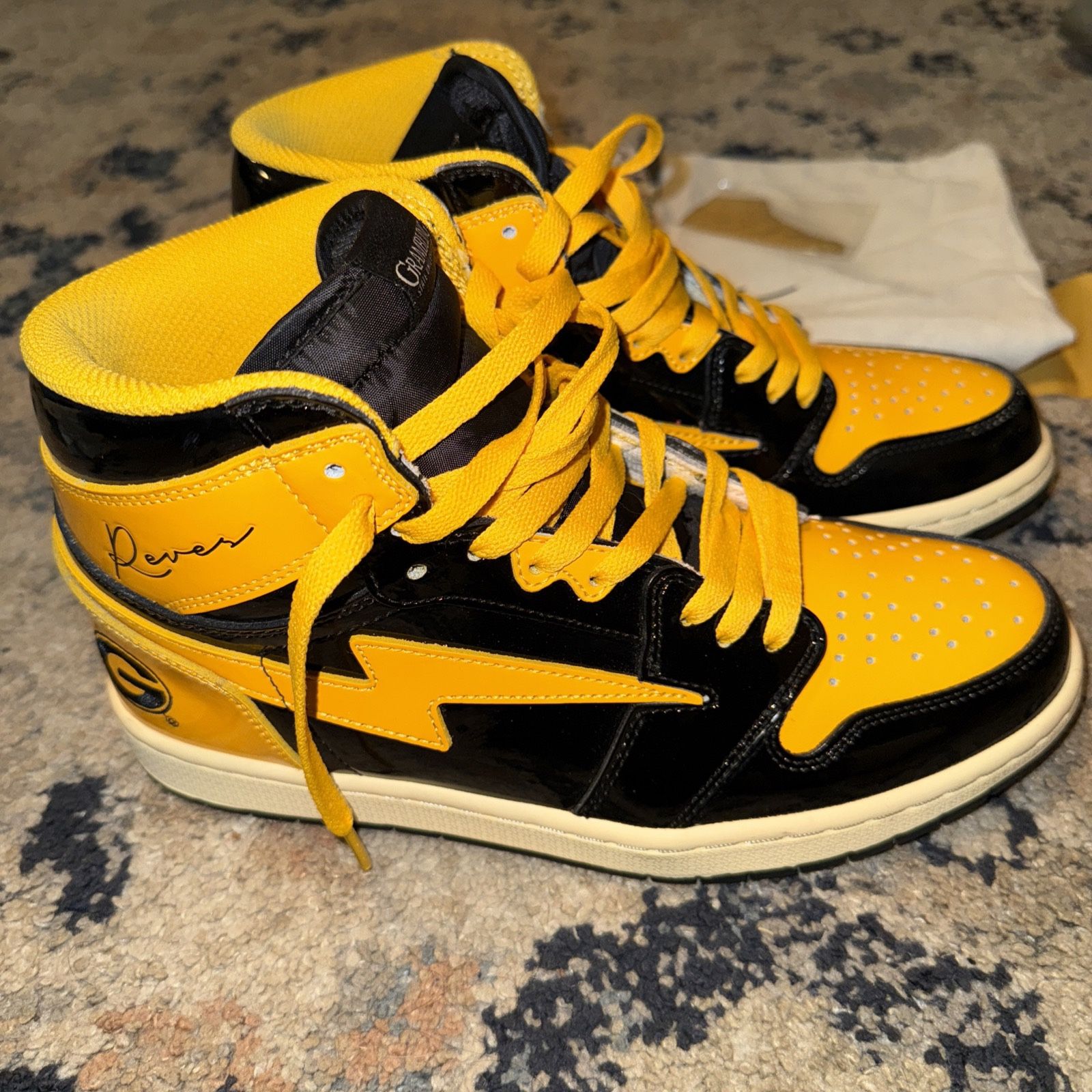 Reves Paris/ Air Kiy '85 Black/maize Gambling Edition