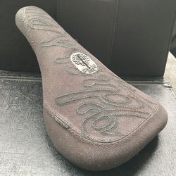 Odyssey Pivotal Seat