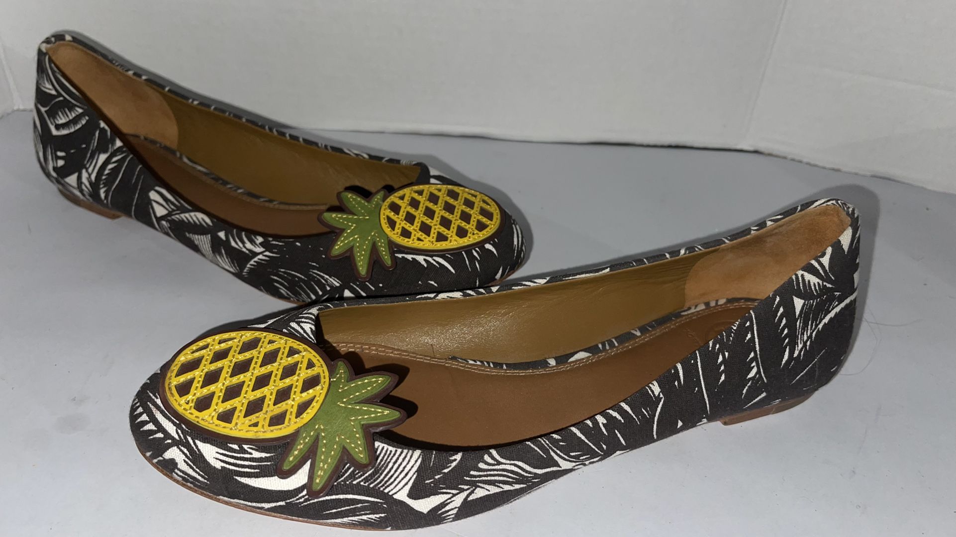 Tory Burch Flats Size 10 Very Nice