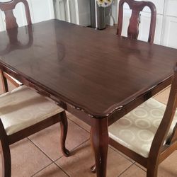 Dining Table w 5 Chairs 
