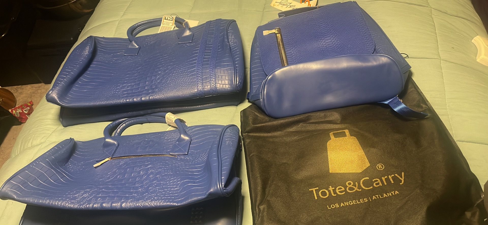 Tote & Carry Travel Set